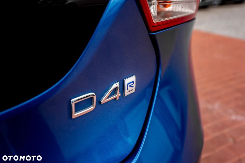 Volvo V40 D4 Geartronic RDesign - 16