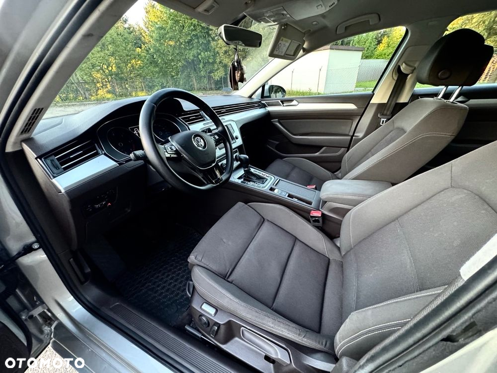 Volkswagen Passat - 21