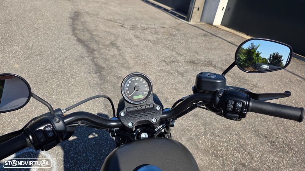 Harley-Davidson 883 Iron 883 - 11