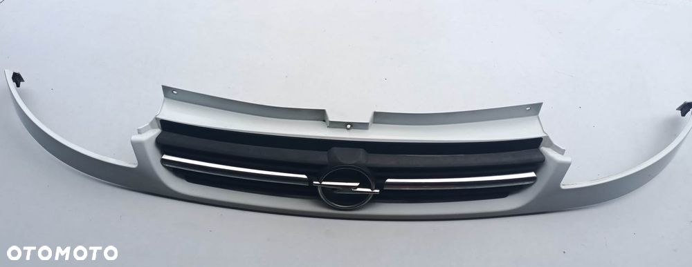 GRILL , ATRAPA  - OPEL VIVARO  2001-06 ROK / EUROPA - 1