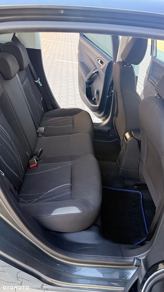 Peugeot 208 - 11
