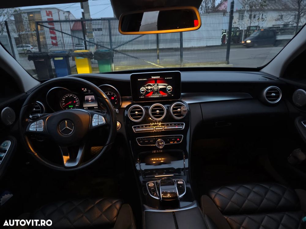 Mercedes-Benz C - 12