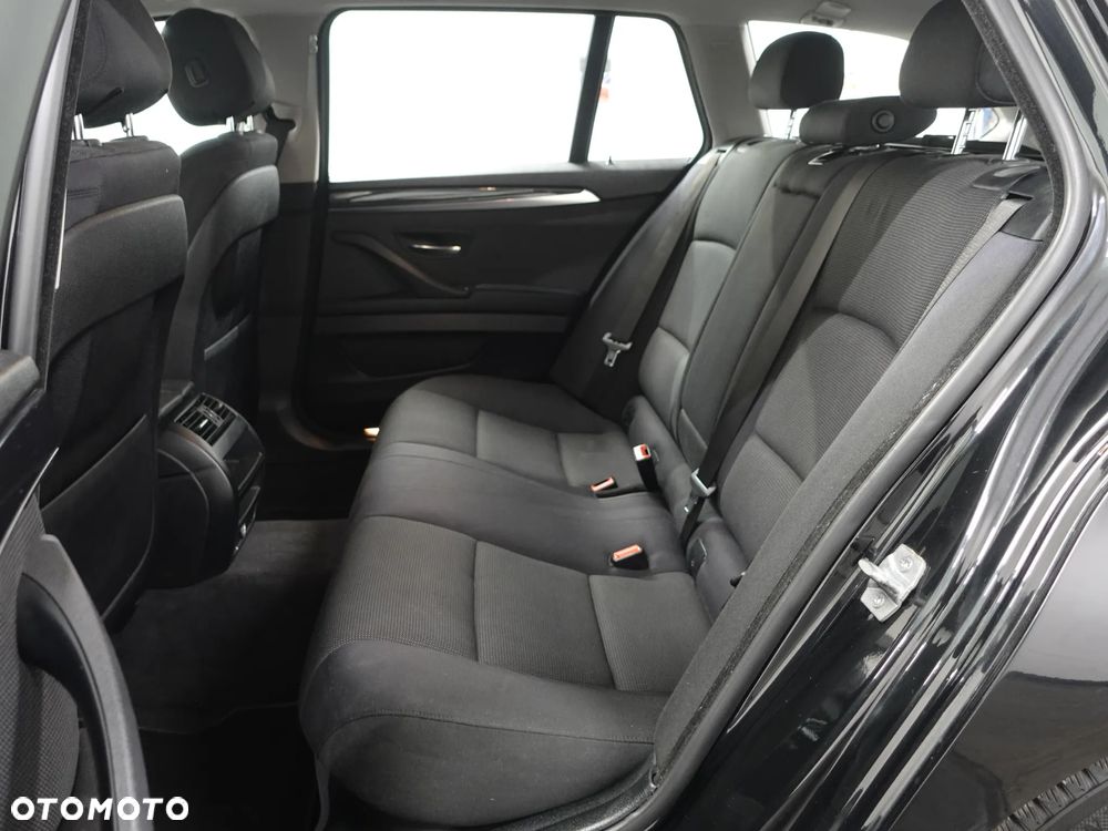 BMW Seria 5 525d xDrive Sport-Aut Modern Line - 21