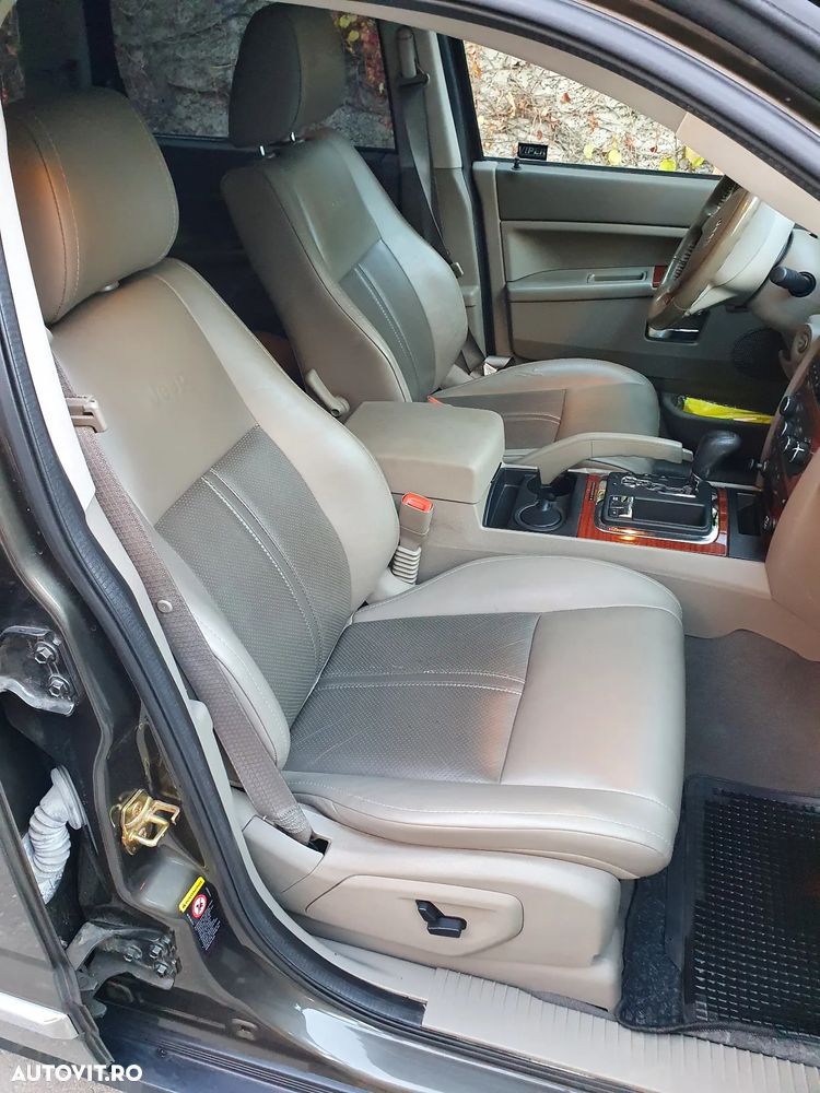 Jeep Grand Cherokee - 11