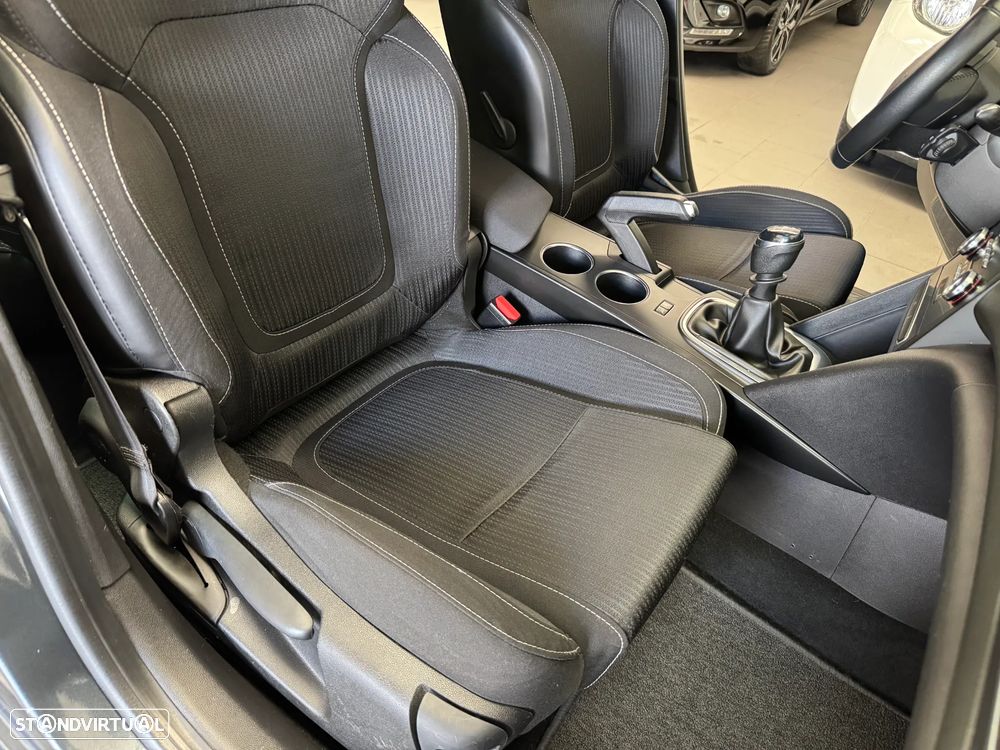 Renault Mégane Sport Tourer dCi 110 FAP LIMITED - 19