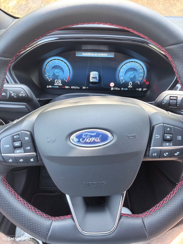Ford Focus 1.0 EcoBoost MHEV ST-Line — fotografia 7