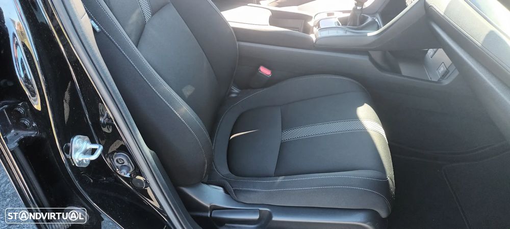 Honda Civic 1.0 i-VTEC Elegance Navi - 13