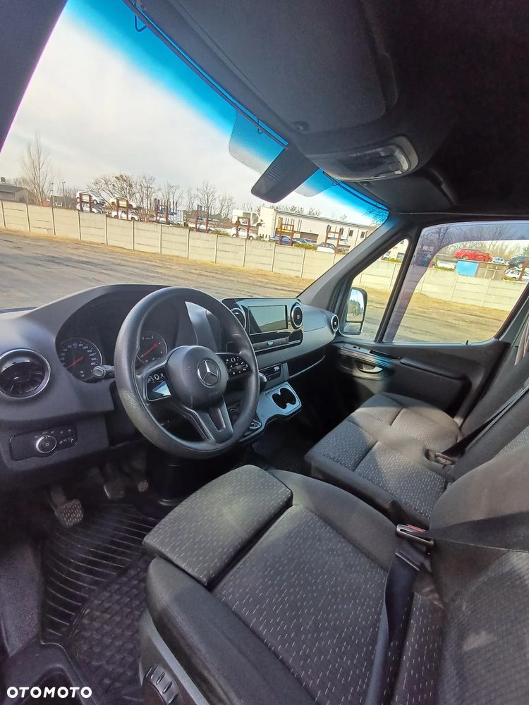 Mercedes-Benz Sprinter - 9
