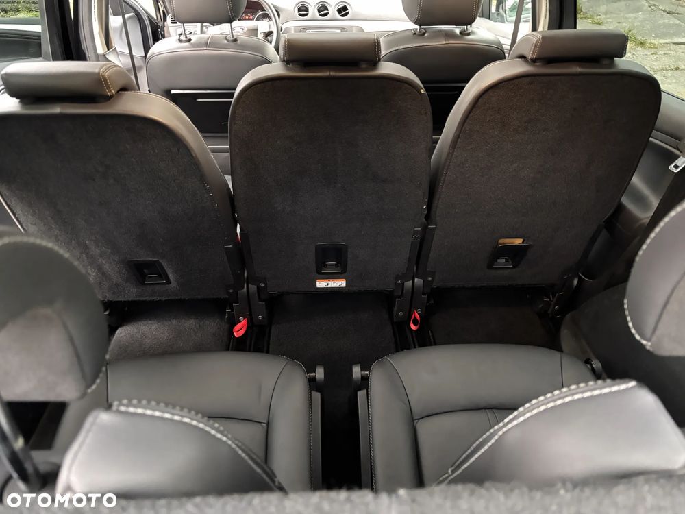 Ford S-Max - 13