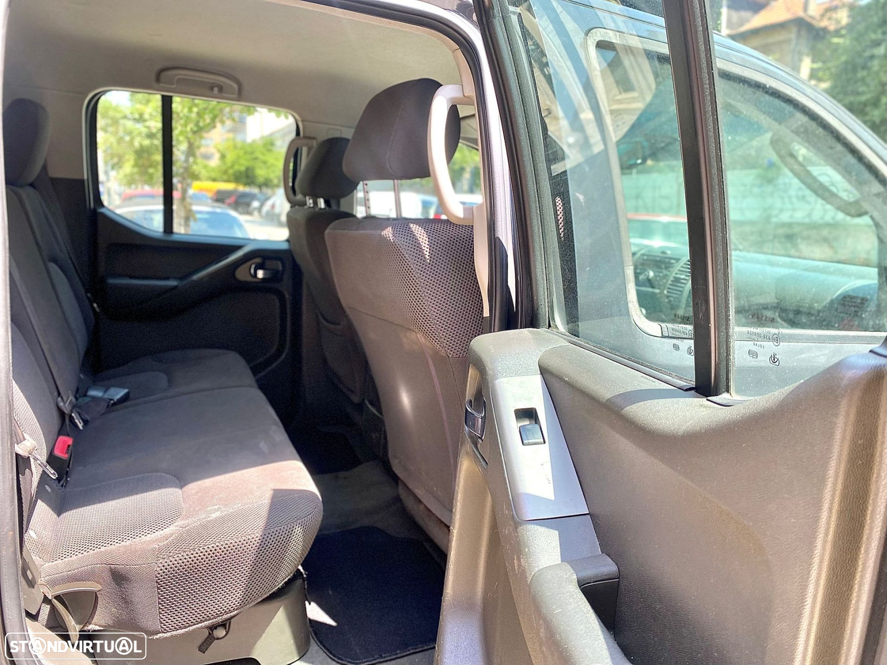Nissan Navara 2.5 dCi CD LE Premium - 30
