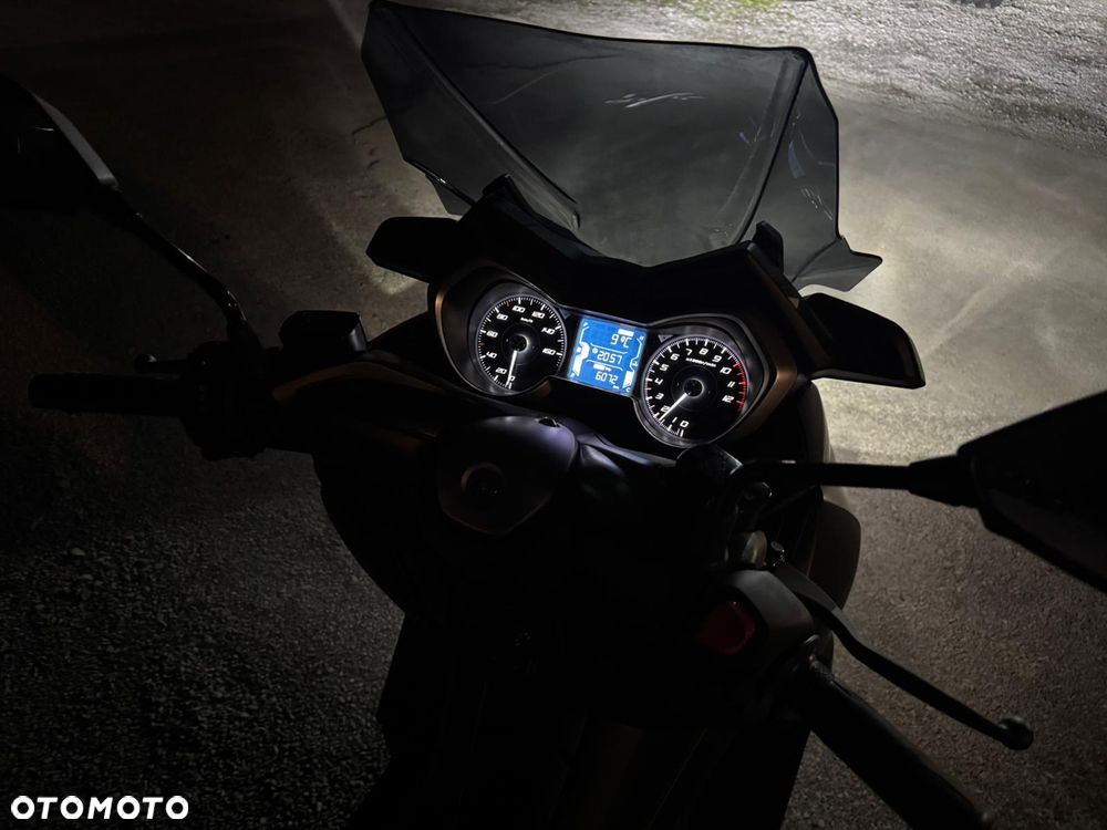 Yamaha X-max - 28