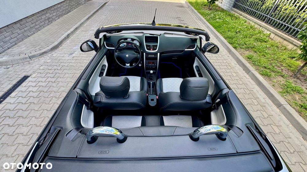 Peugeot 207 CC 1.6 Intense - 21