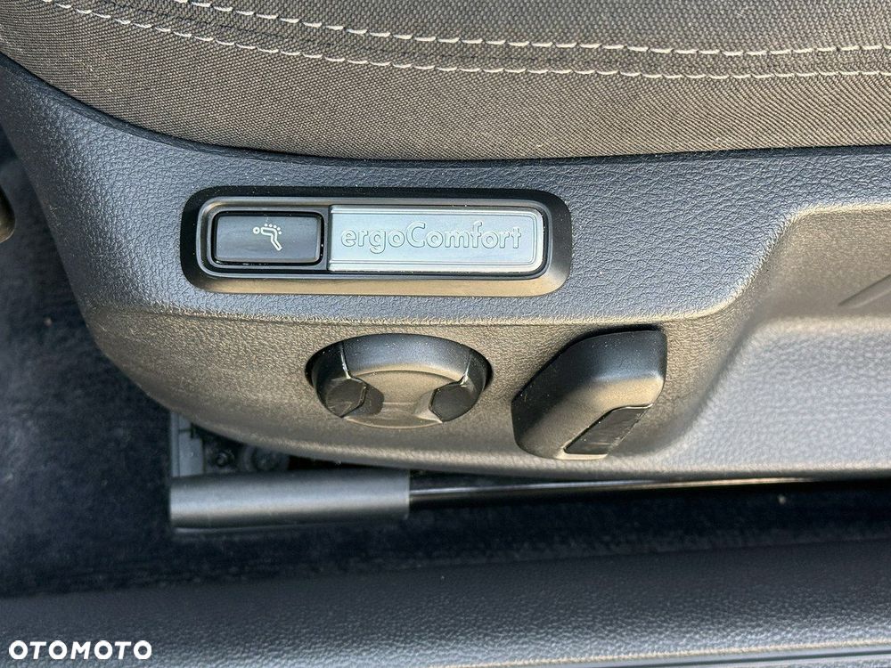 Volkswagen Passat - 14