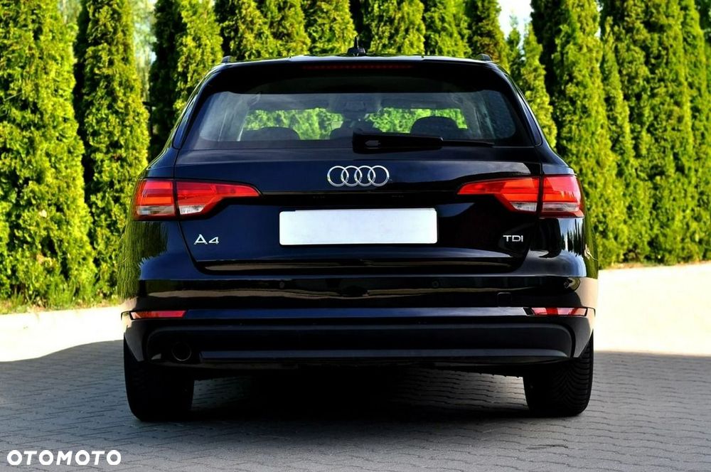 Audi A4 Avant 2.0 TDI Design - 13