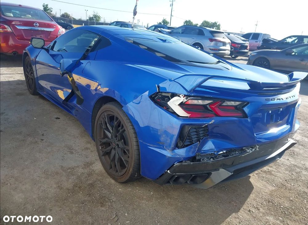 Chevrolet Corvette - 6