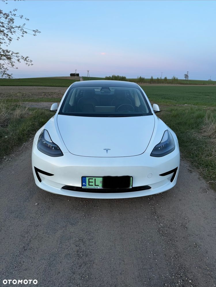 Tesla Model 3 - 8