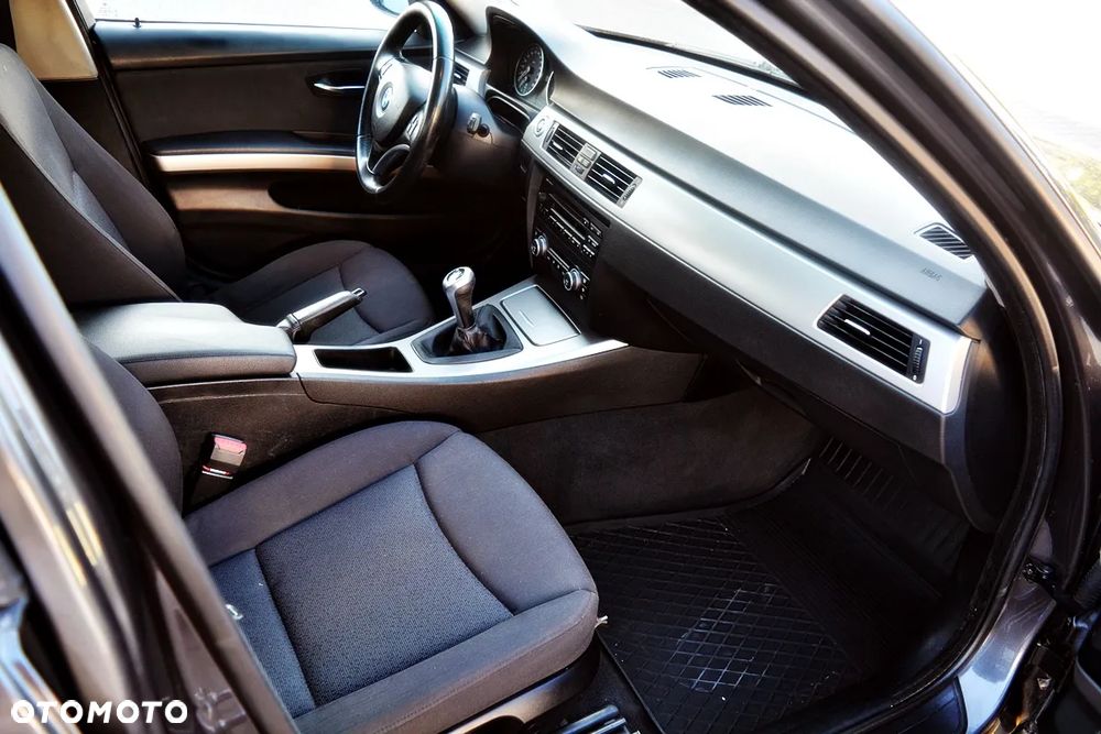 BMW Seria 3 318d - 6