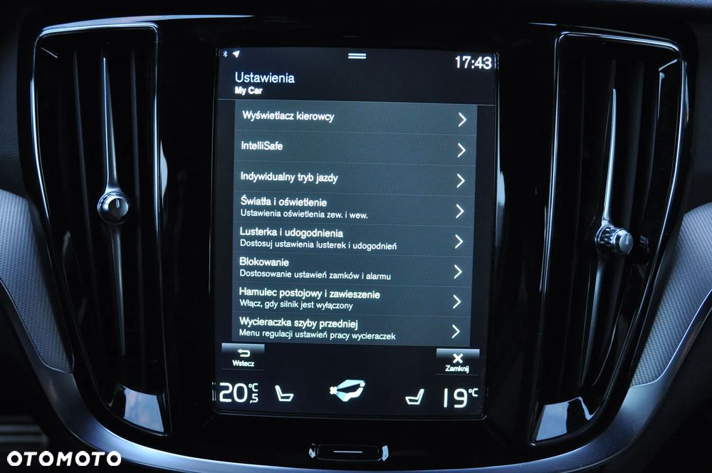 Volvo V60 D4 R-Design - 22