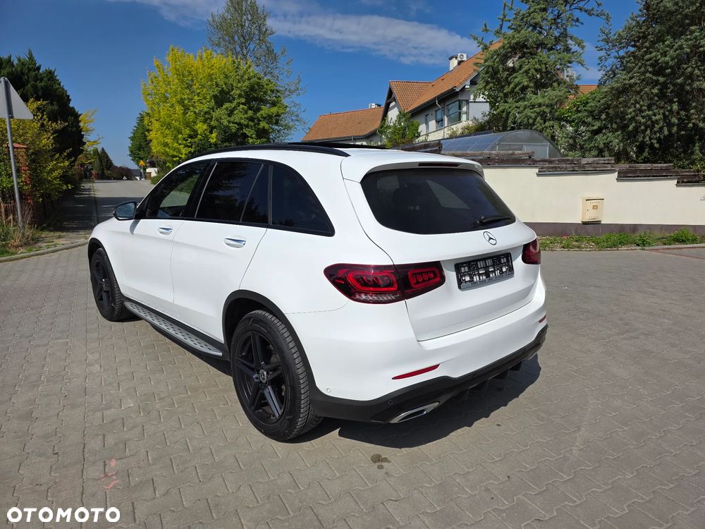 Mercedes-Benz GLC 200 4Matic 9G-TRONIC AMG Line - 3