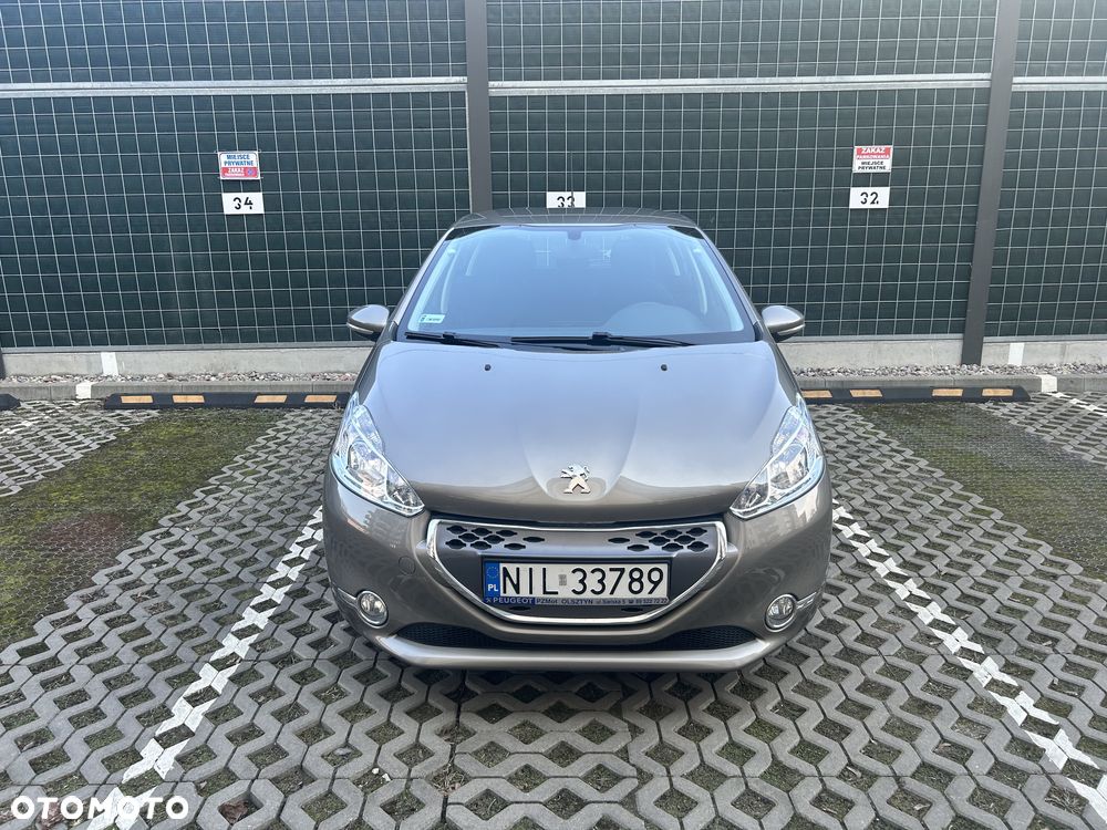 Peugeot 208 - 2