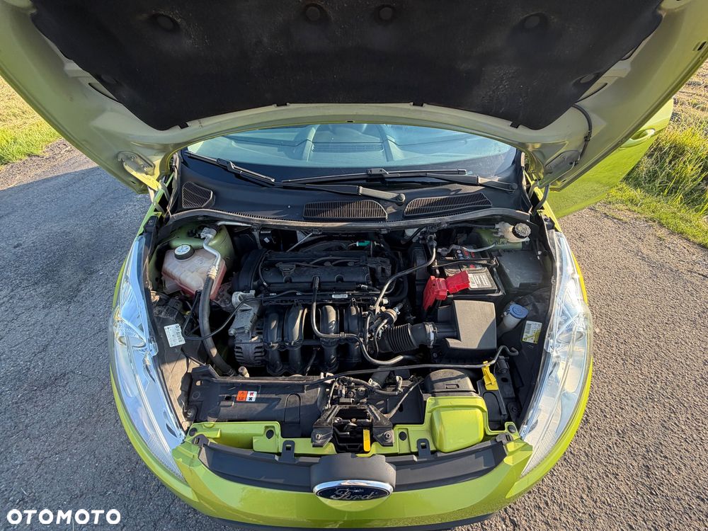Ford Fiesta 1.3 Ghia - 23