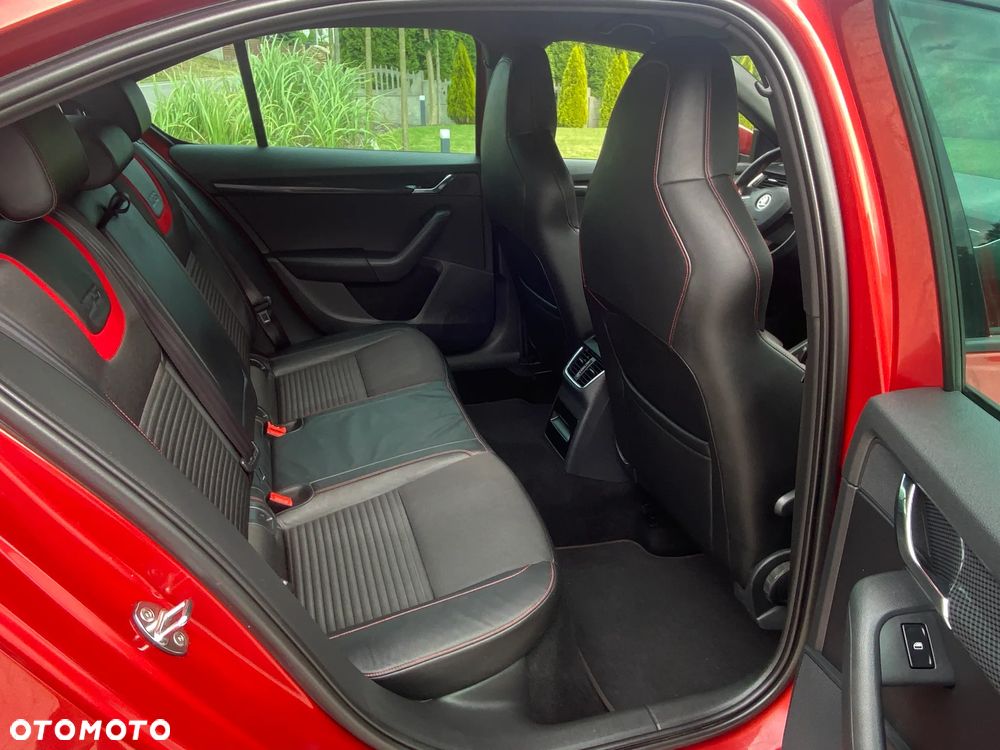 Skoda Octavia 2.0 TDI RS DSG - 12