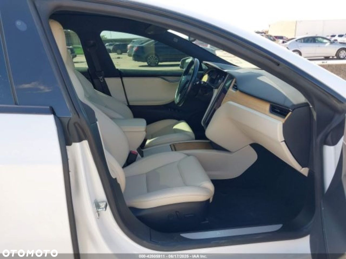 Tesla Model S - 9
