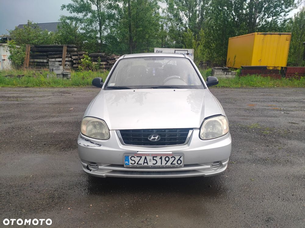 Hyundai Accent - 3