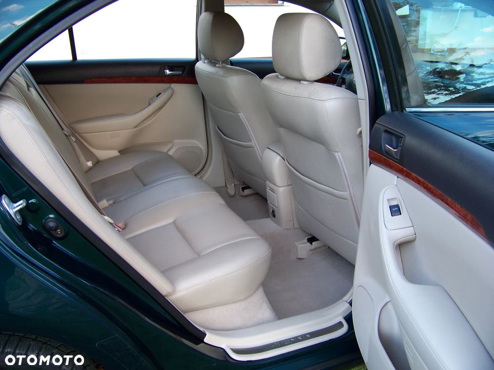 Toyota Avensis 2.0 D-4D - 20
