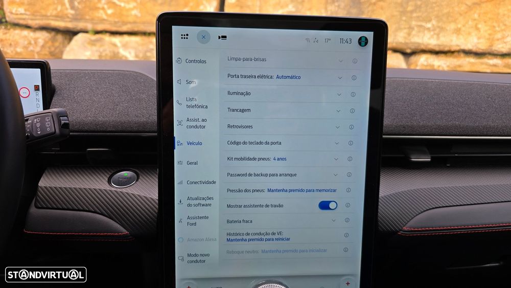 Ford Mustang Mach-E 98.7 kWh Premium AWD - 32