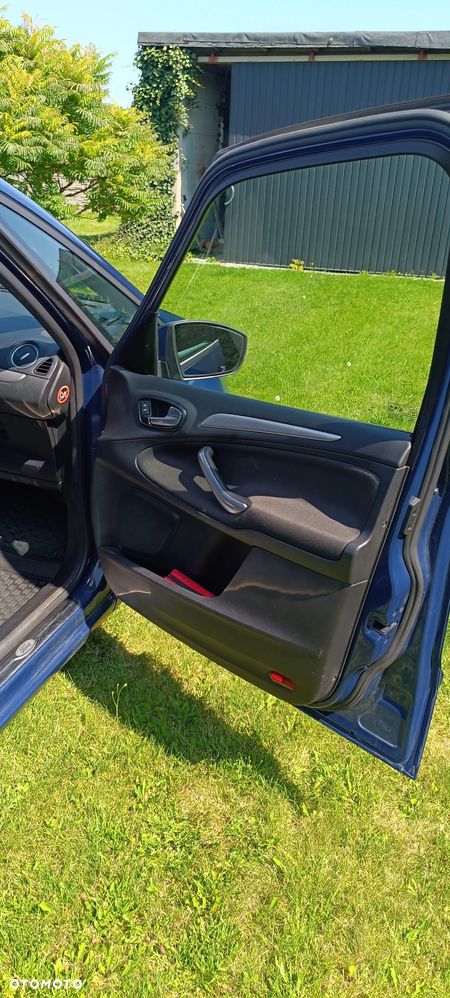 Ford Galaxy 2.0 Ambiente - 4