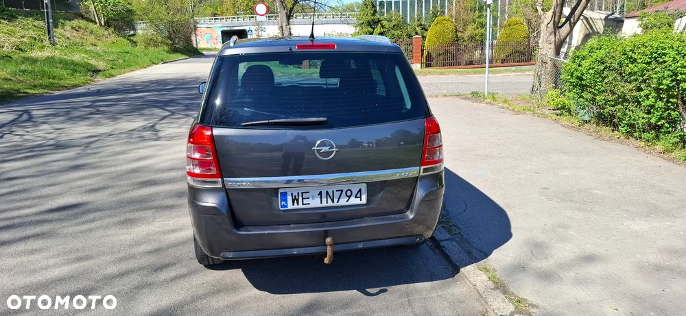 Opel Zafira 1.8 Cosmo - 4