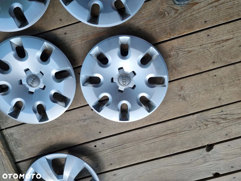 KOLPAKI 15'' AUDI A1 8X0601147 5X100 4szt. bdb stan oryginal - 4
