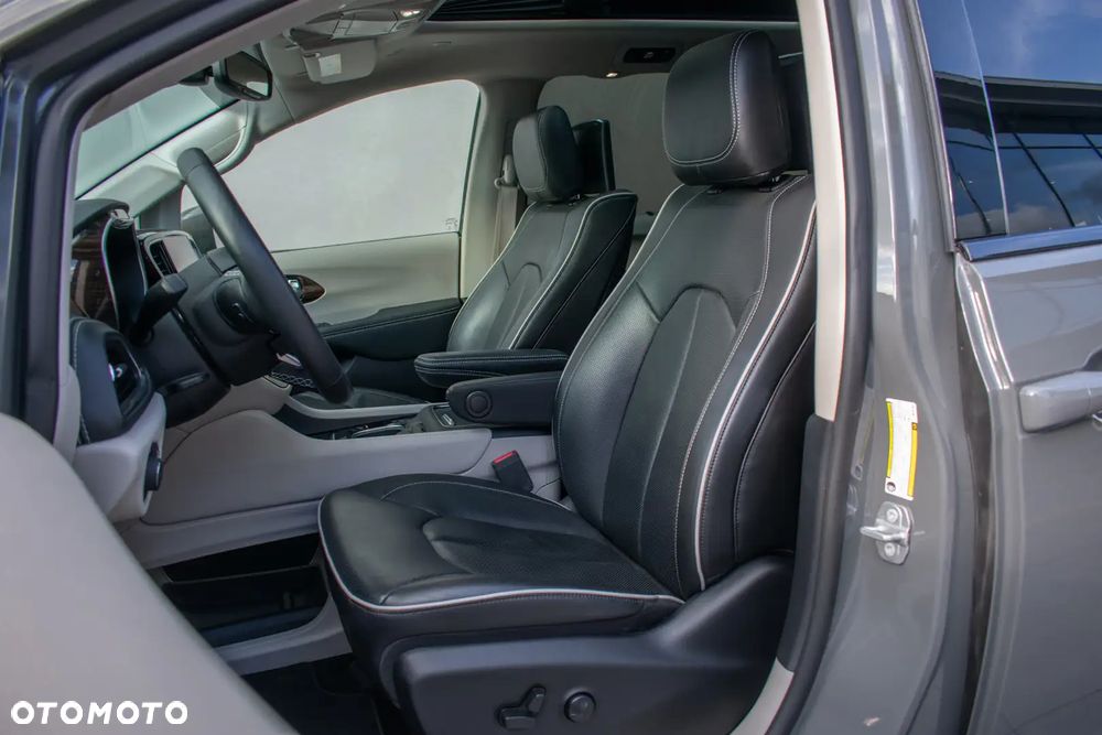 Chrysler Pacifica - 9