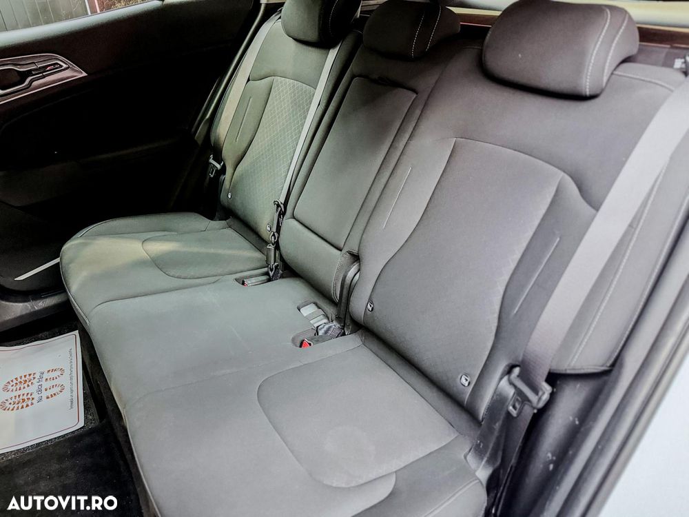 Kia Sportage 1.6 DSL MHEV 6MT HP 4x2 Business Line - 23