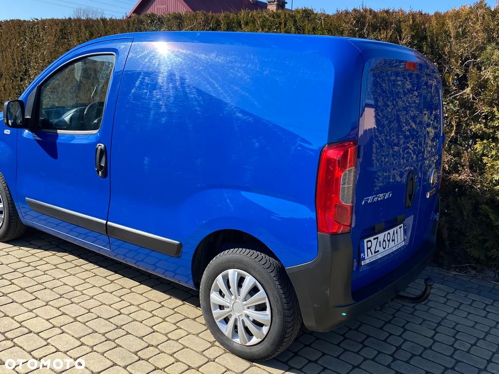 Fiat Fiorino Kombi 8V Base - 3