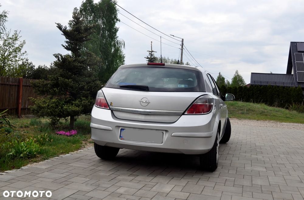 Opel Astra 1.4 Essentia - 4