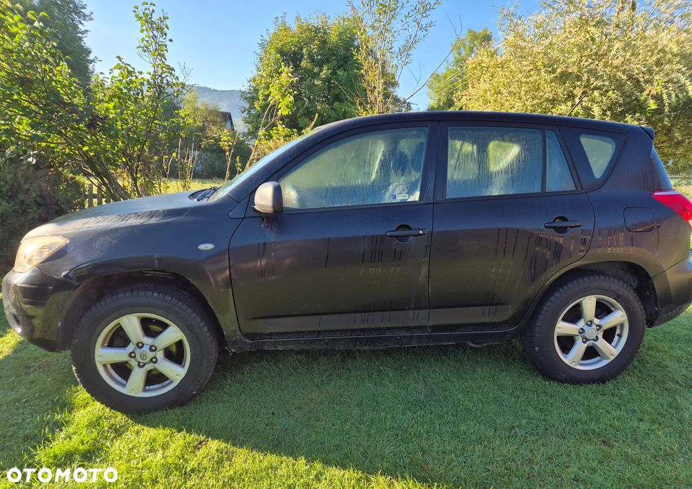 Toyota RAV4 - 1