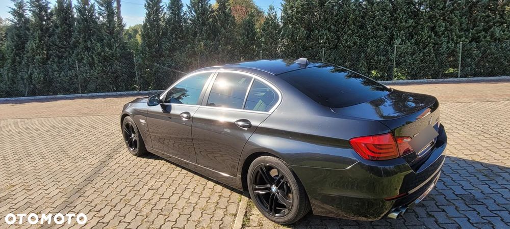 BMW Seria 5 530d xDrive - 11
