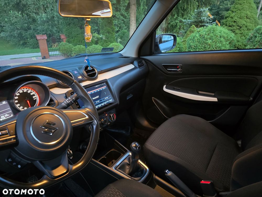 Suzuki Swift 1.2 Premium - 12