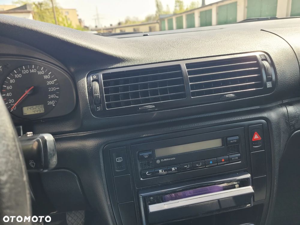 Volkswagen Passat 1.8 Comfortline - 5
