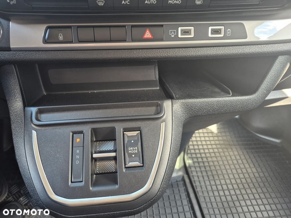 Opel Vivaro Brygadowy 5 miejsc XL 2.2 HDI 180KM Automat Webasto - 18
