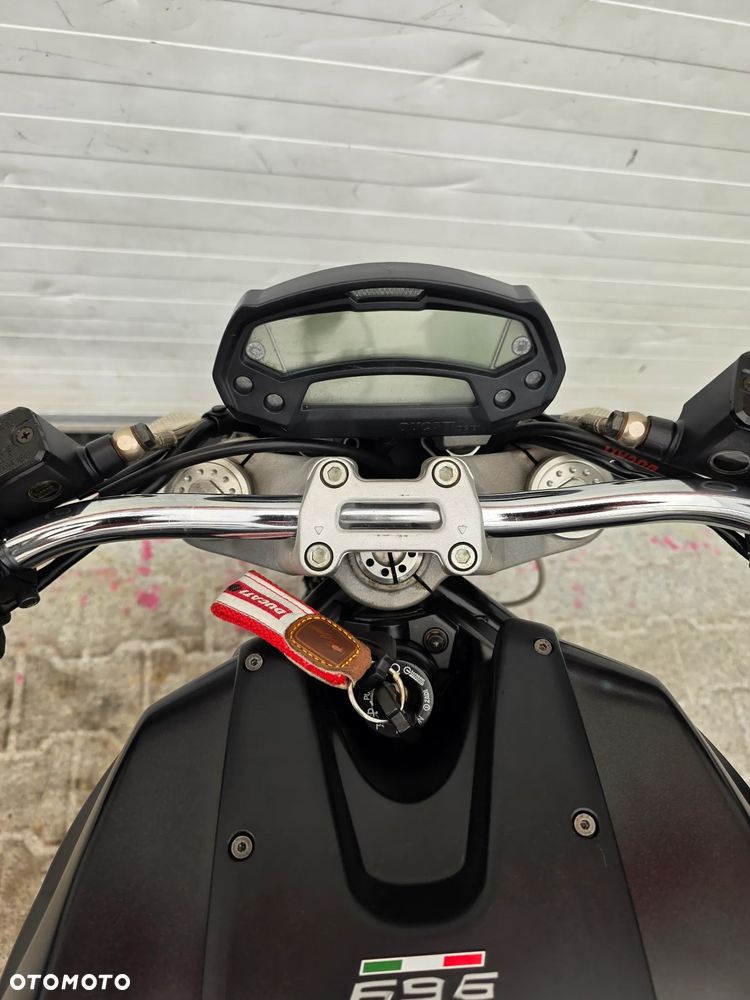 Ducati Monster - 23
