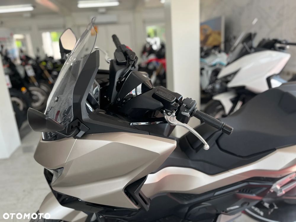 Honda NSS - 4