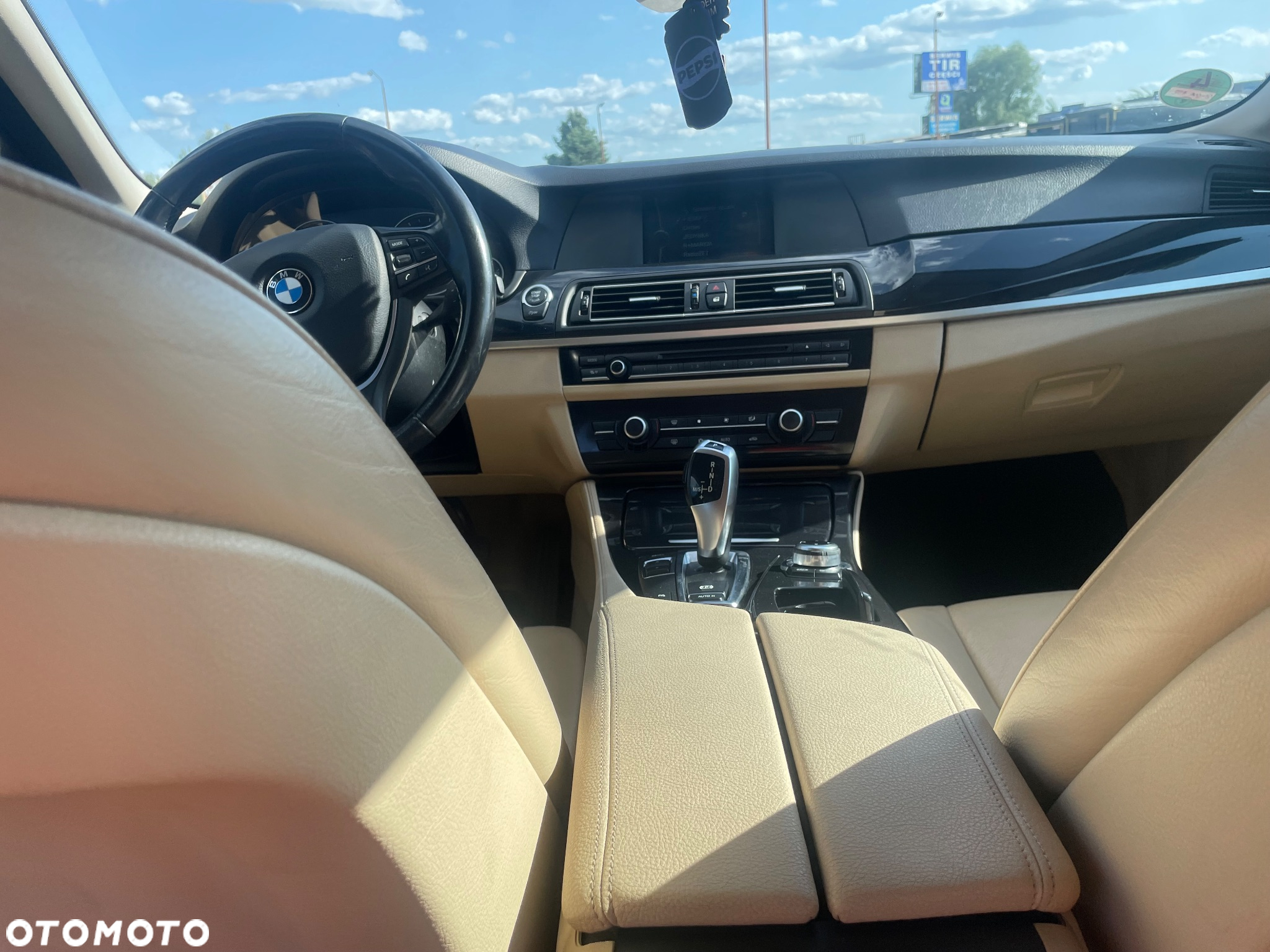 BMW Seria 5 520i Touring - 13