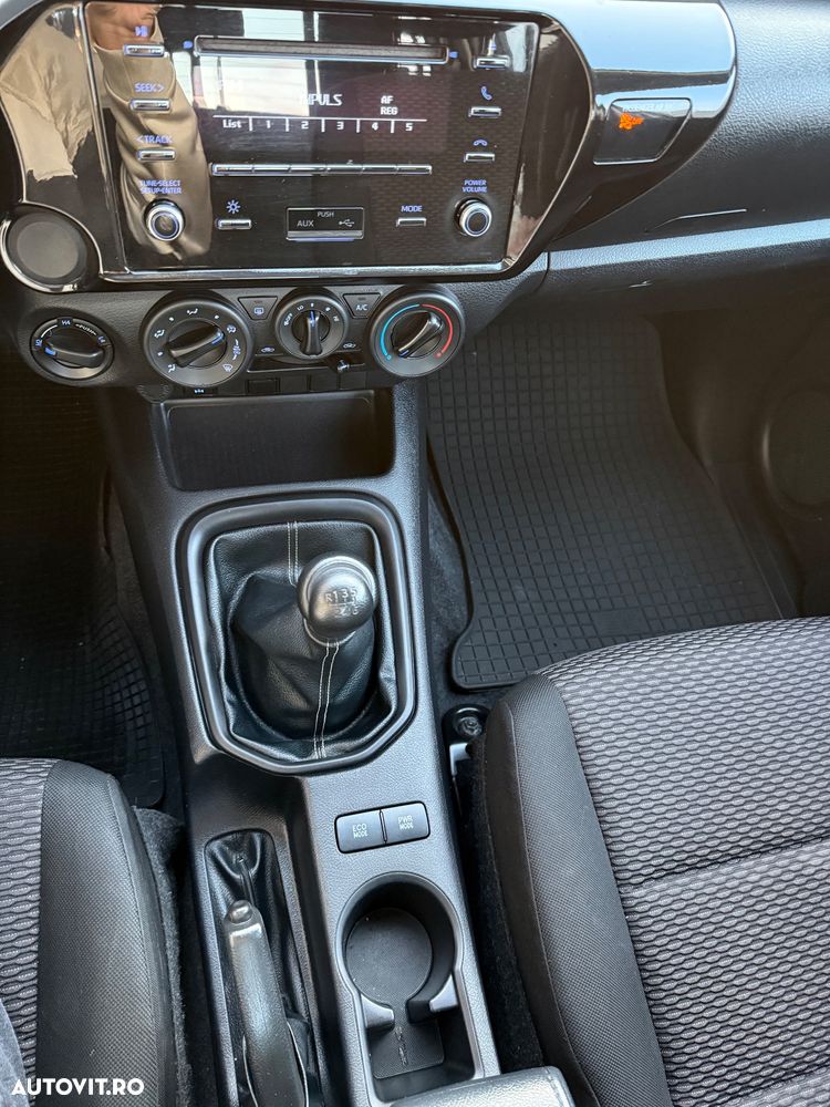 Toyota Hilux 4x4 Double Cab Comfort - 10