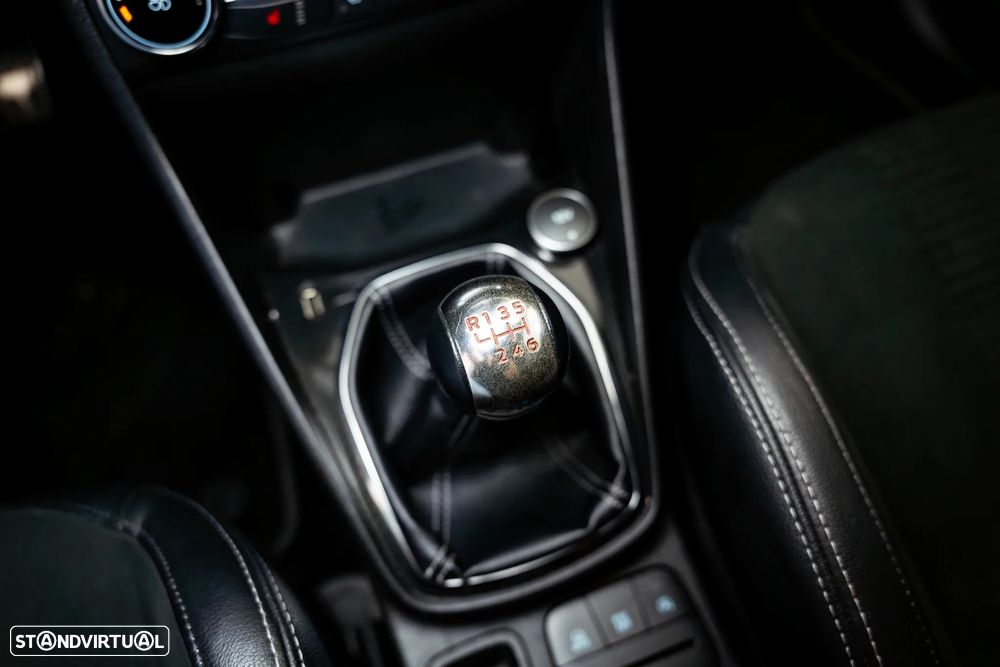 Ford Fiesta 1.5 EcoBoost ST - 25
