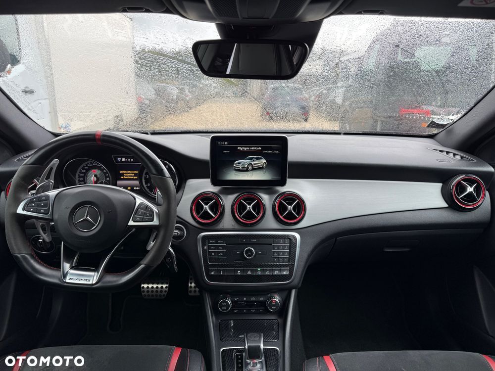 Mercedes-Benz GLA - 10
