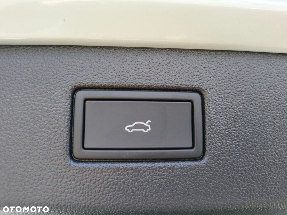 Volkswagen T-Roc 1.5 eTSI Style DSG - 36