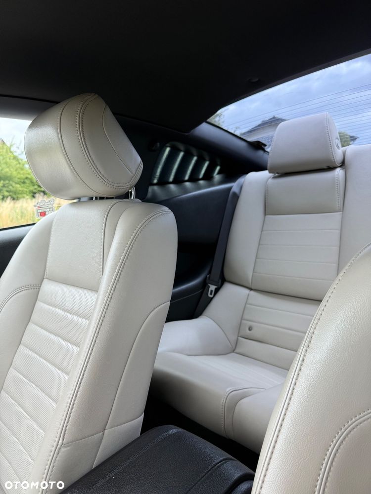 Ford Mustang 3.7 V6 Premium - 28